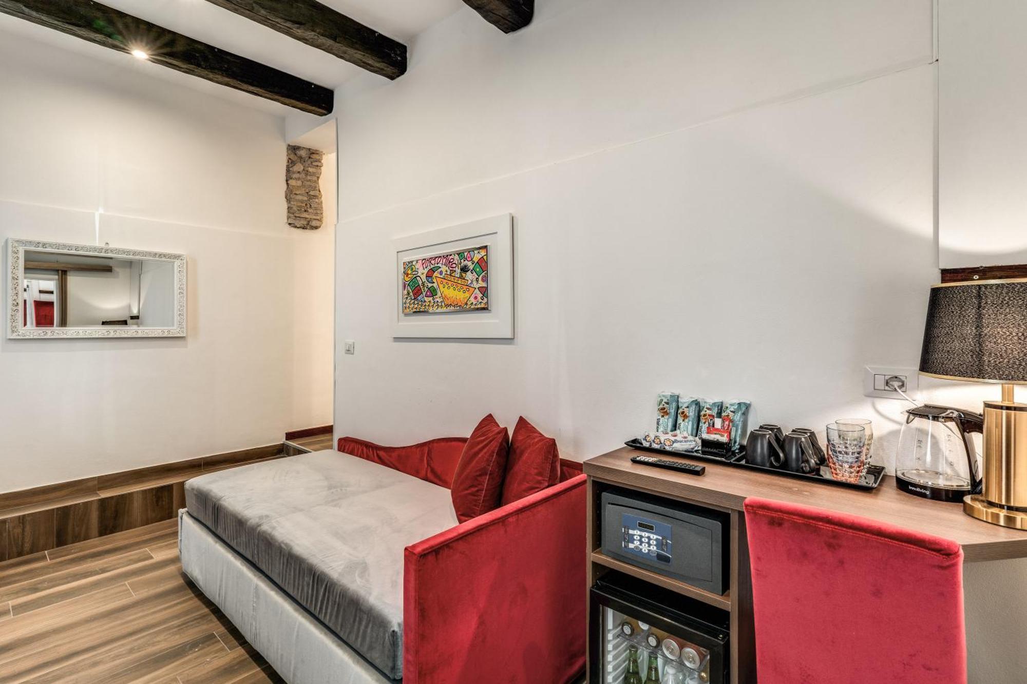 Tritone House 4*