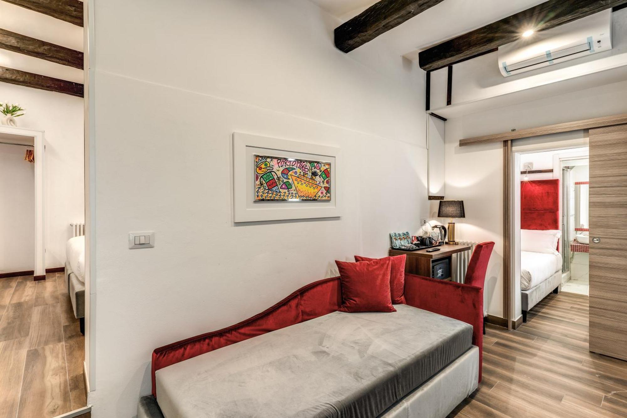 Affittacamere Tritone House 4*