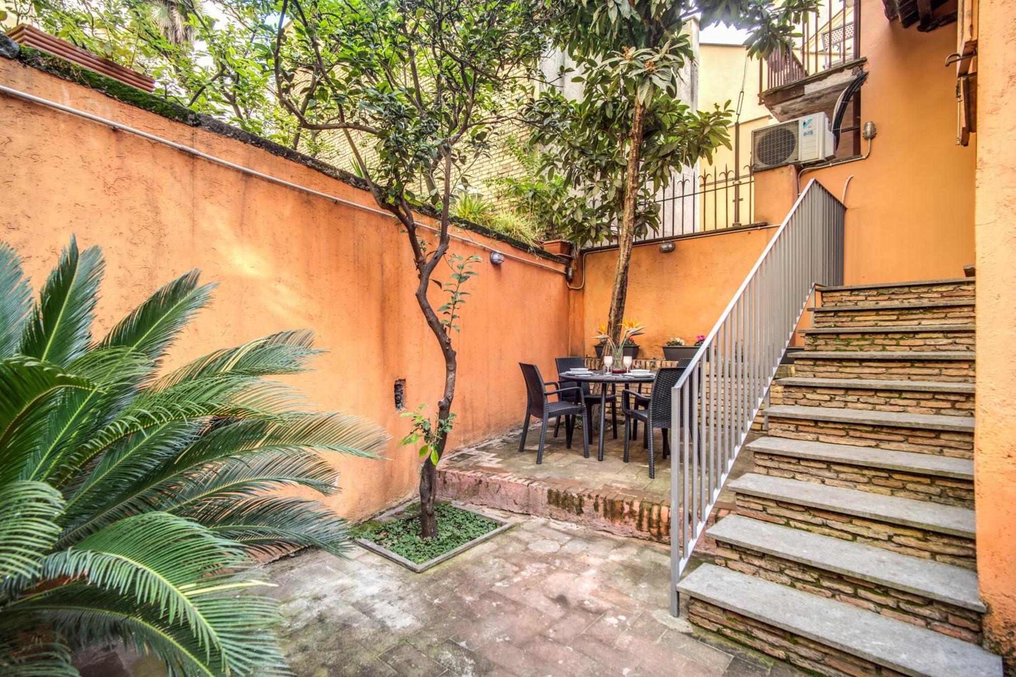 Tritone House 4*