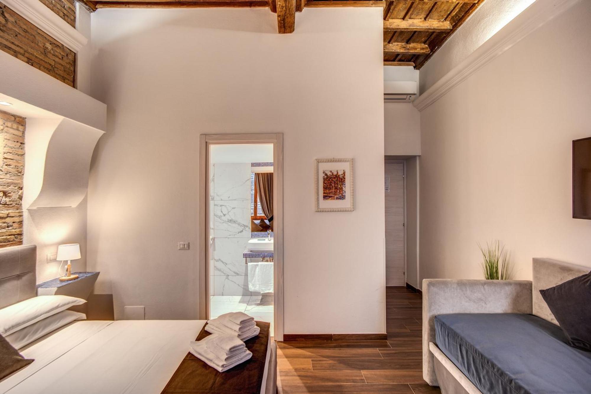 Tritone House 4* Roma