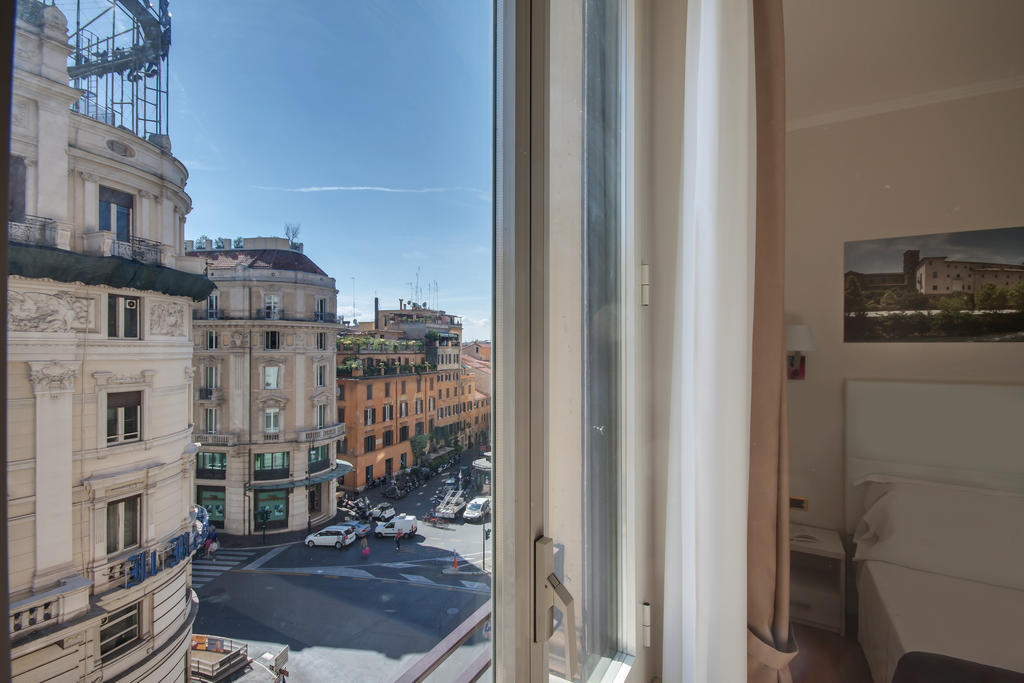 Tritone House