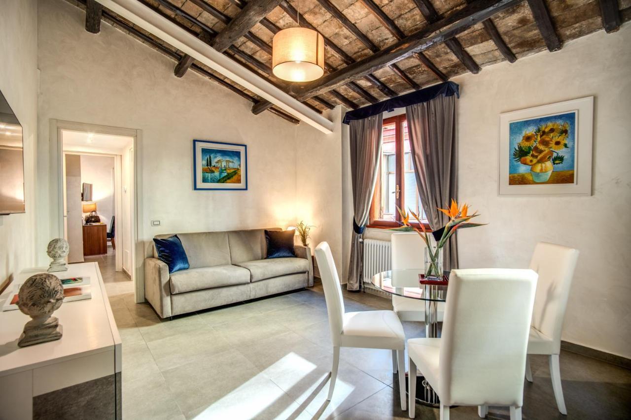 Gasthof Tritone House